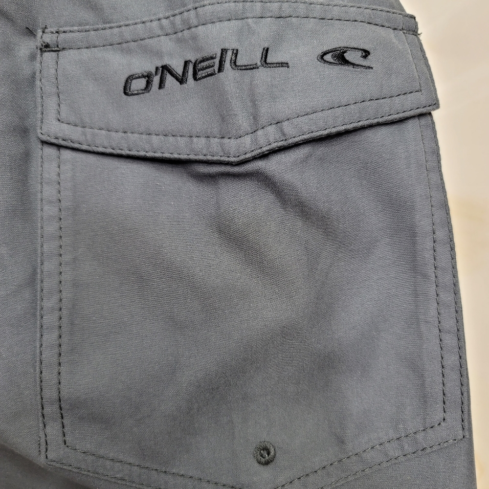 NWT.  O'Neill Crossover shorts.  Size 40.  (286) - Picture 4 of 6